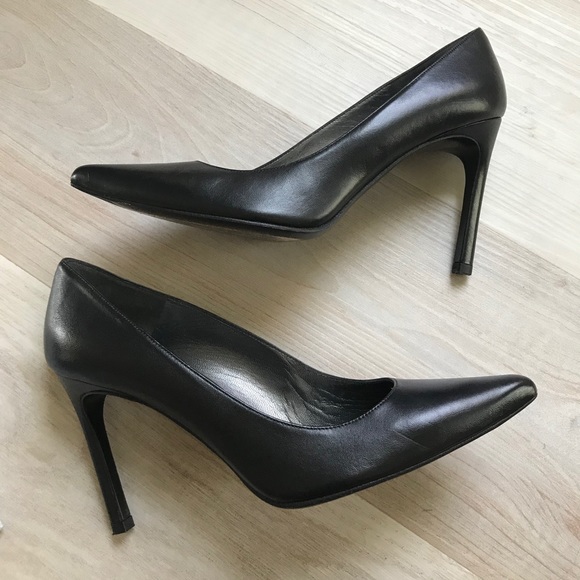 Stuart Weitzman Nouveau Pointed Toe Pumps - Picture 5 of 8